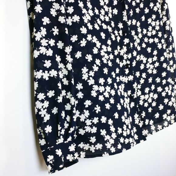 Liz Claiborne Collection Sz 6 Blouse navy blue white clover pattern lucky - Picture 2 of 4